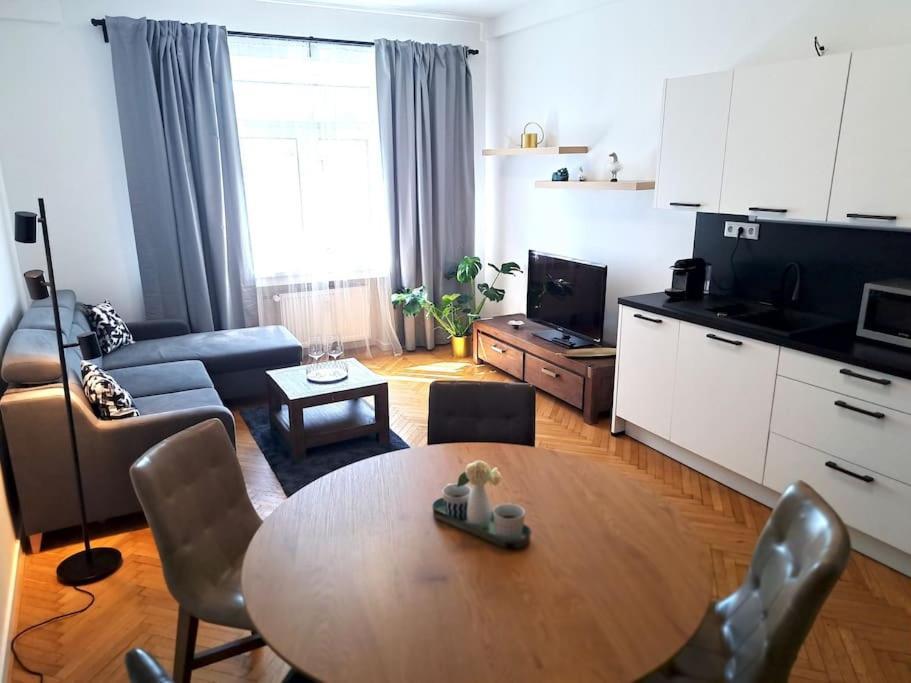 Amazing Castle View Apartment Bratislava Bagian luar foto